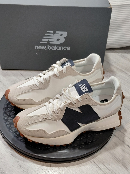 New Balance Shoes - New Balance Womens 327 Vintage 70's Design Moonbeam - Outerspace White Navy 7.5
